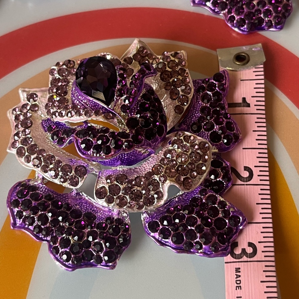 Flower Rhinestone Embellishments - Picture 5 of 11
